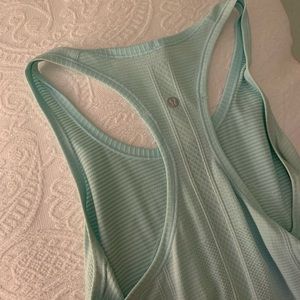 Women’s lululemon Swiftly tech racerback size 6